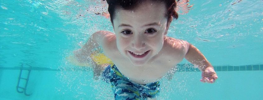 https://www.irriflor.it/wp-content/uploads/2016/07/bambini-piscina-845x321.jpg
